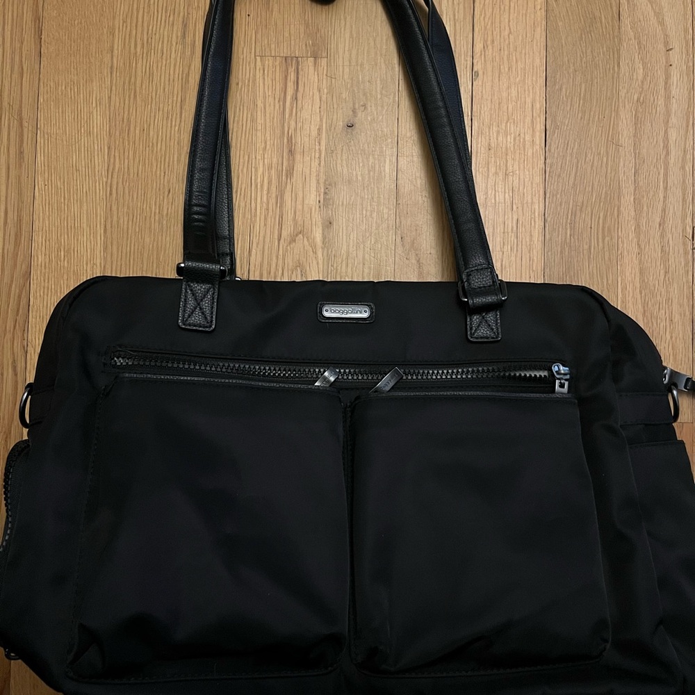 Baggalini Fifth Avenue Weekender Bag - NWOT